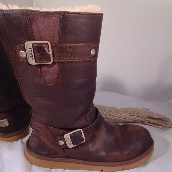 UGG Boots - Picture 1 of 7